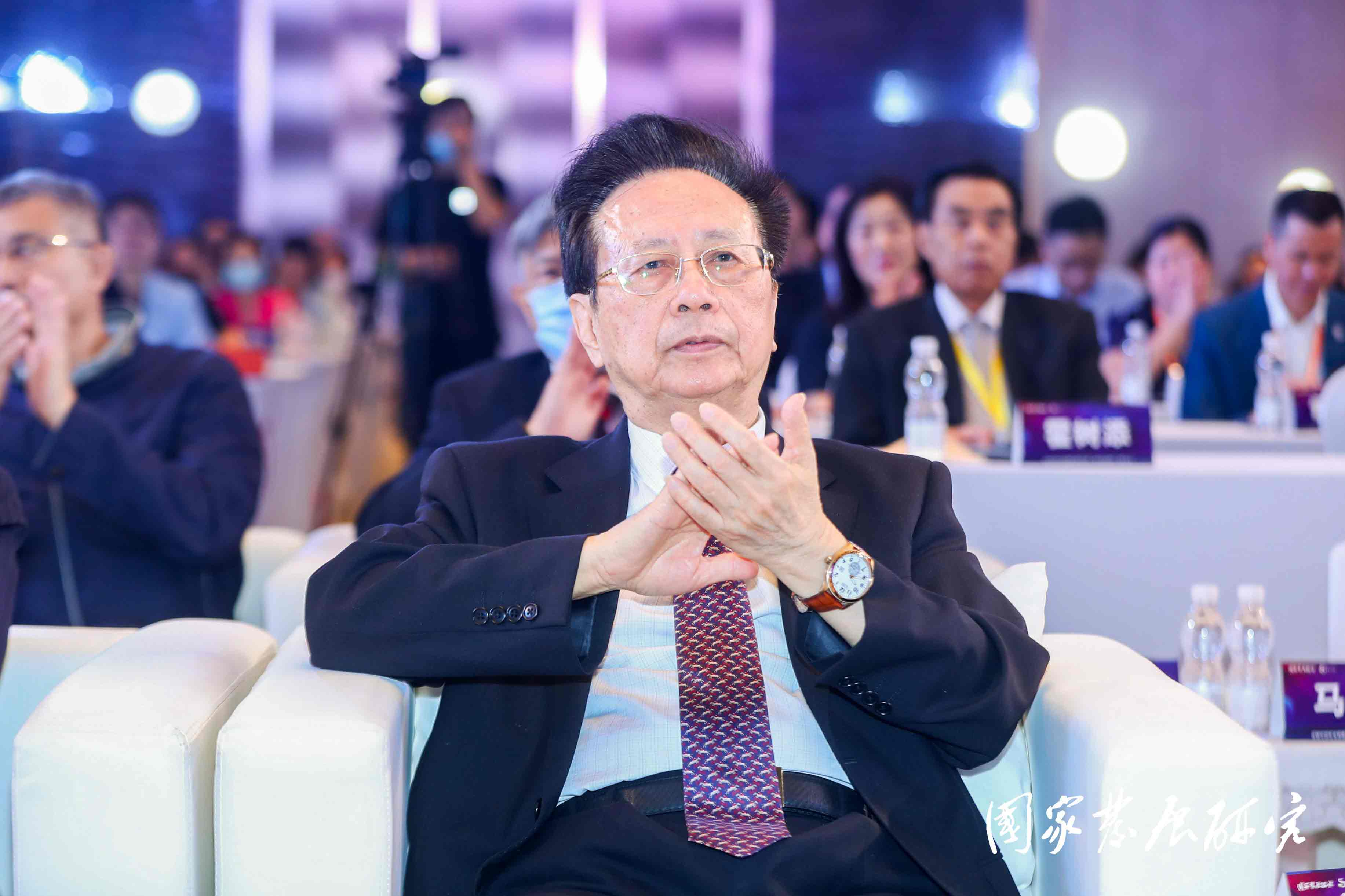 第十一届、十二届全国人大常委会副委员长陈昌智出席中国企业创新